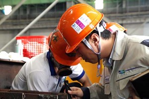 PMI tháng 11 của ngành Kl994 nhà cái bóng đá world cup yếu đi